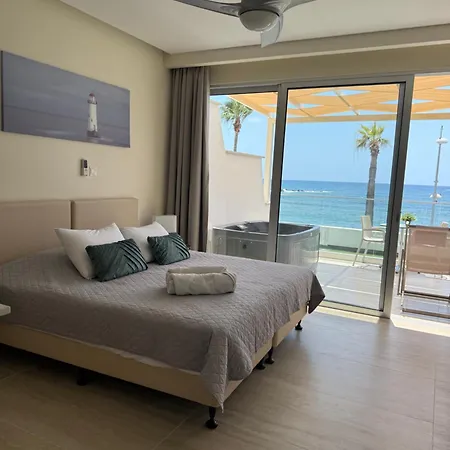 Harbour Lights * Paphos