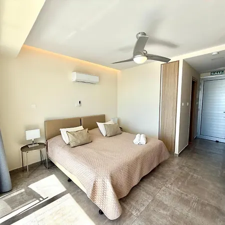 Harbour Lights Apartment