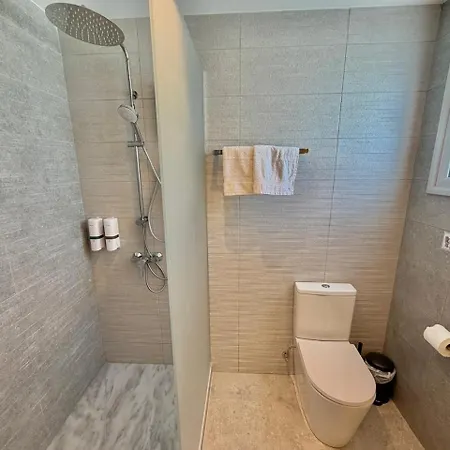 Harbour Lights Апартаменты Пафос