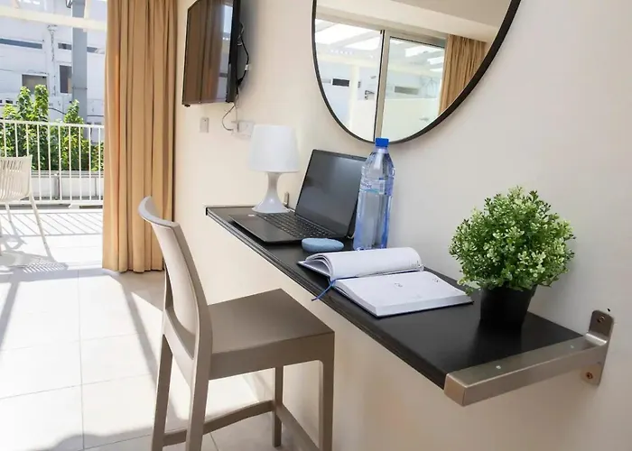 Harbour Lights Апартаменты *