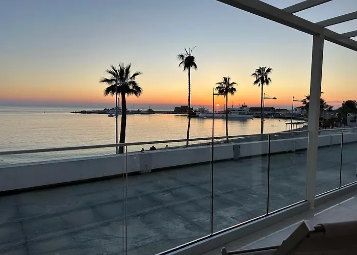 Harbour Lights Апартаменты Пафос