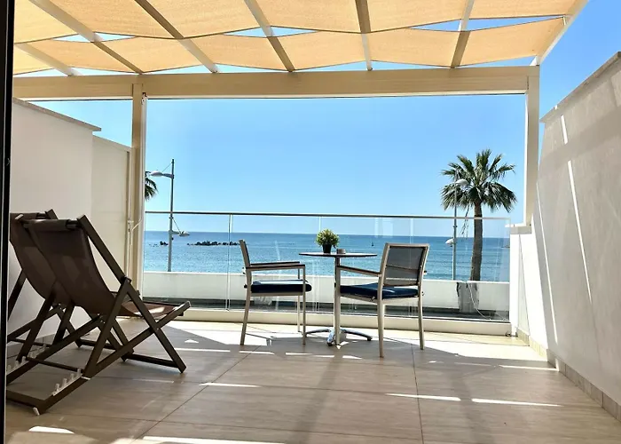 Апартаменты Harbour Lights