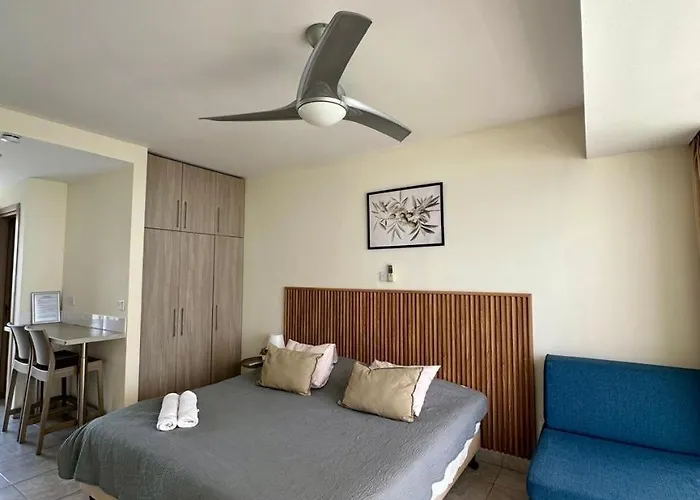 Harbour Lights Апартаменты