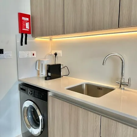 Harbour Lights פאפוס