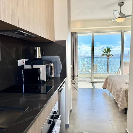 Harbour Lights Apartament