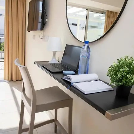 Harbour Lights Apartment *