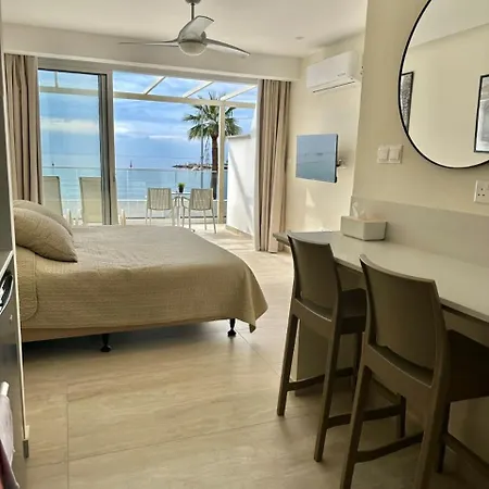 Harbour Lights Apartment